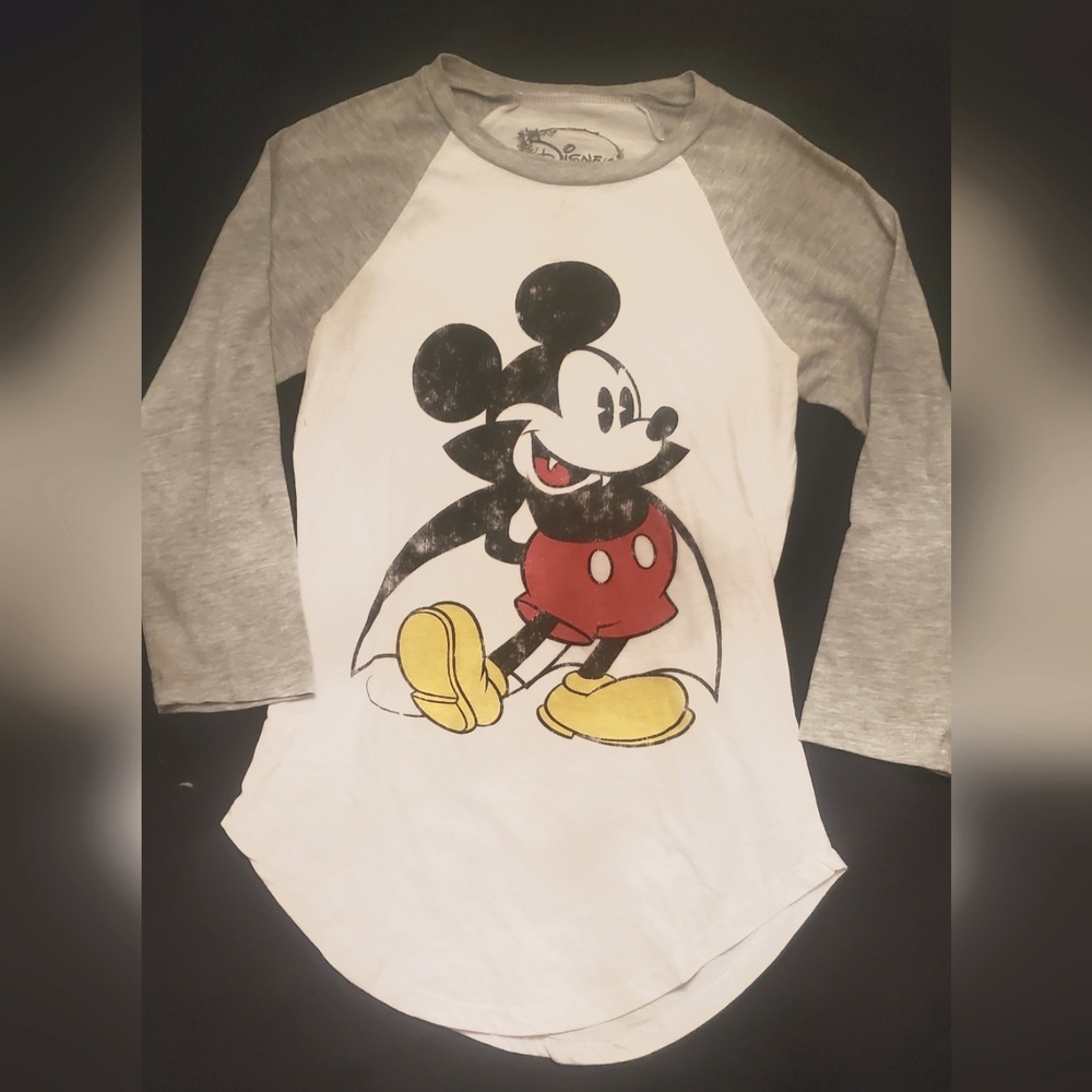 Mickey Mouse Vampire tee size XS